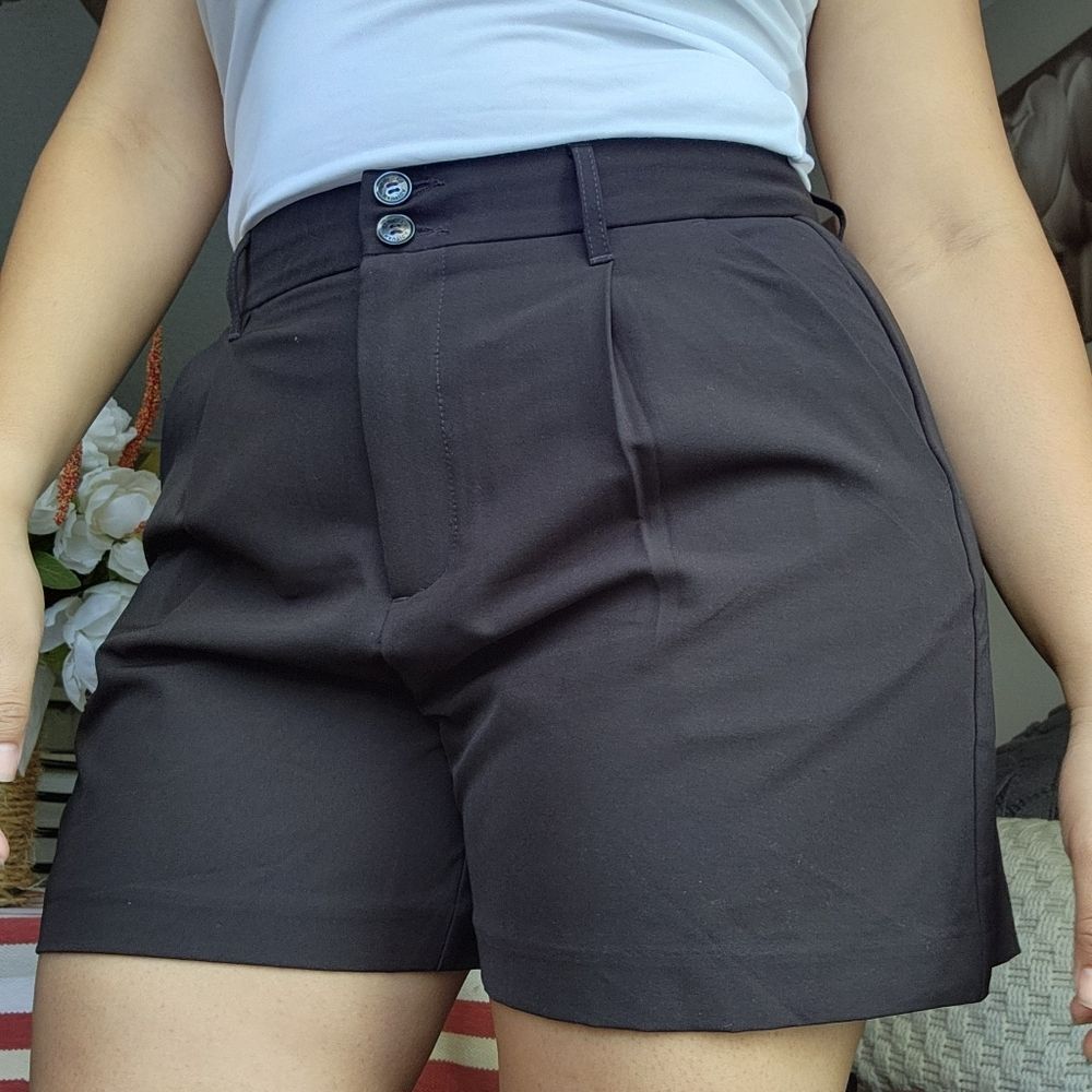 NAUTICA Women Black Shorts Dressy Casual With Pockets & Pleats Size 10 and 12 - Picture 1 of 15